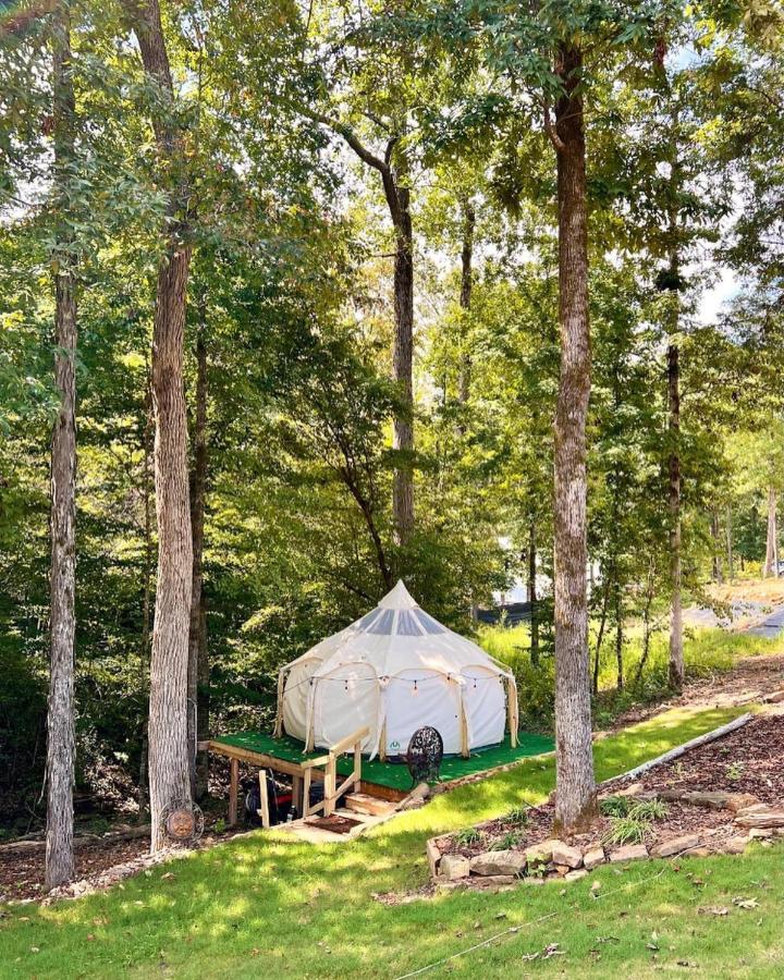 The Aries-A Stargazing, Luxury Glamping Tent Rogersville 外观 照片