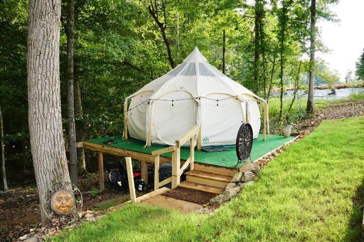 The Aries-A Stargazing, Luxury Glamping Tent Rogersville 外观 照片